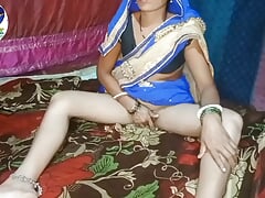 Wah bhabhi ki kya jawani mast lag rahi thi bhabhi saree uthake dikhaya gand to land khara ho gaya