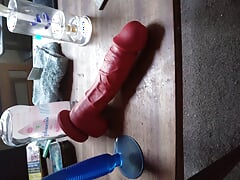 Amateur chubby ass Eats dildo