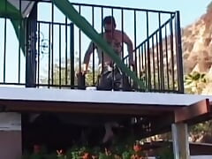A bunch of guys spot a babe sunbathing in the nude and give her bukkake