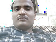 Aaj pahli bar thuk lagakar main mutha mara