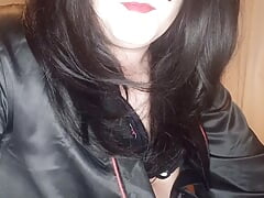 Transmom shows stepson why dad likes her