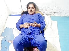 Dost ki maa vs desi boy I went to my friend's house, there I saw that my friend's mother was talking to the boy on video call