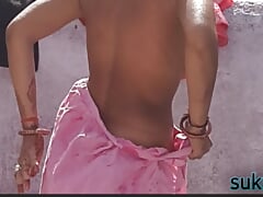 Seeing sister-in-law taking bath, I felt like leaving mad sister-in-law